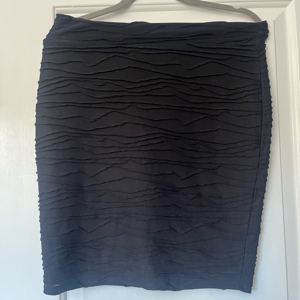 Elegant Black Textured Women's Skirt